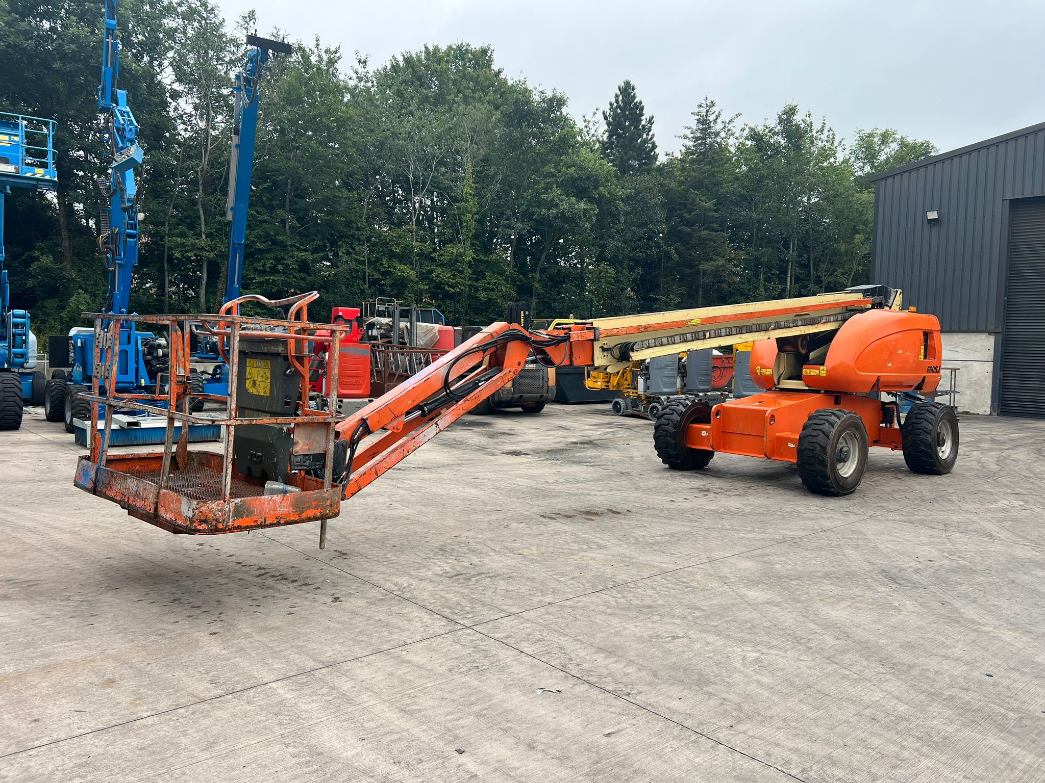 Sold - Articulated Boom Lift - View 4